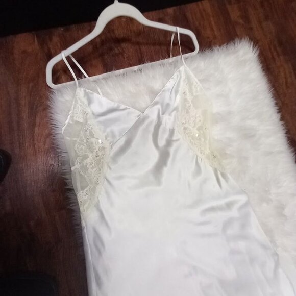 Victoria's Secret White Lace Satin Romantic Slip Nightgown Dress Women's Medium - Picture 6 of 12